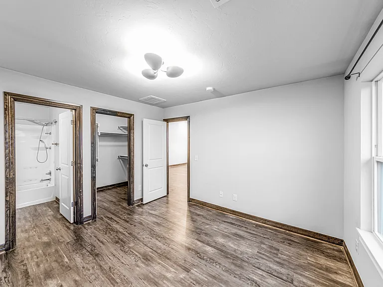 1213 S Landry Ln — Photo 18