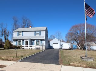 156 Woodlawn Rd, Warminster, PA 18974