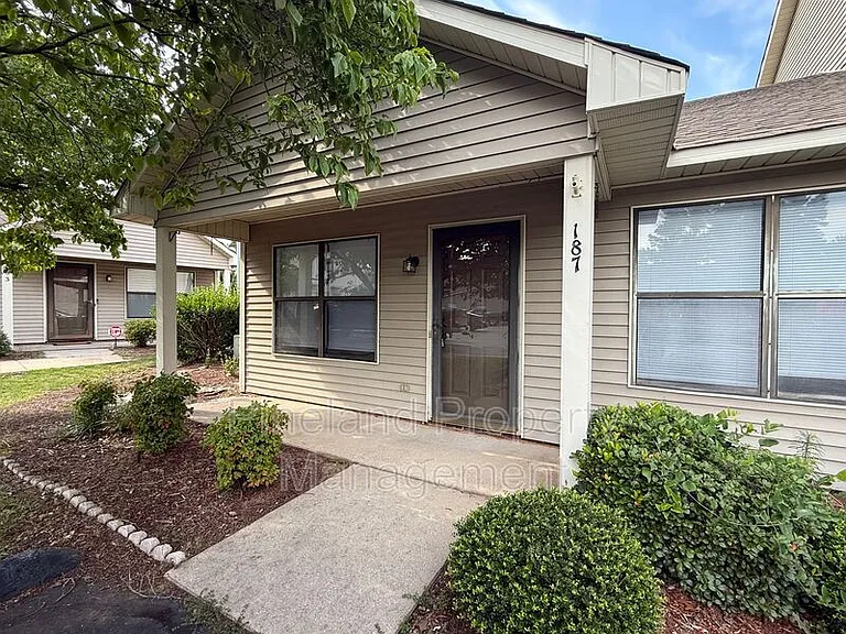 187 Aloha Dr — Photo 1