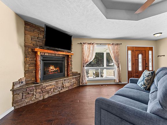 5th image of 253 Green Cypress Road