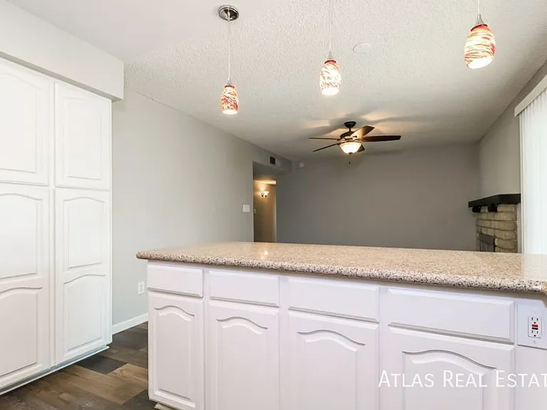 1323 W Rosemonte Dr — Photo 7