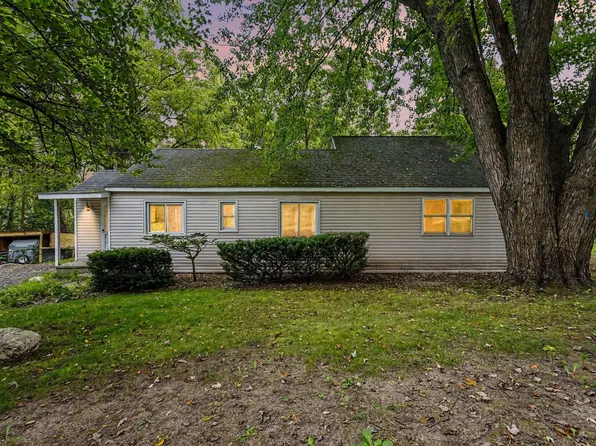 3826 Milla Ave NW, Comstock Park, MI 49321