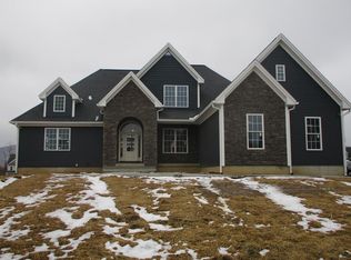 29 Royal Crest Rd, Horseheads, NY 14845