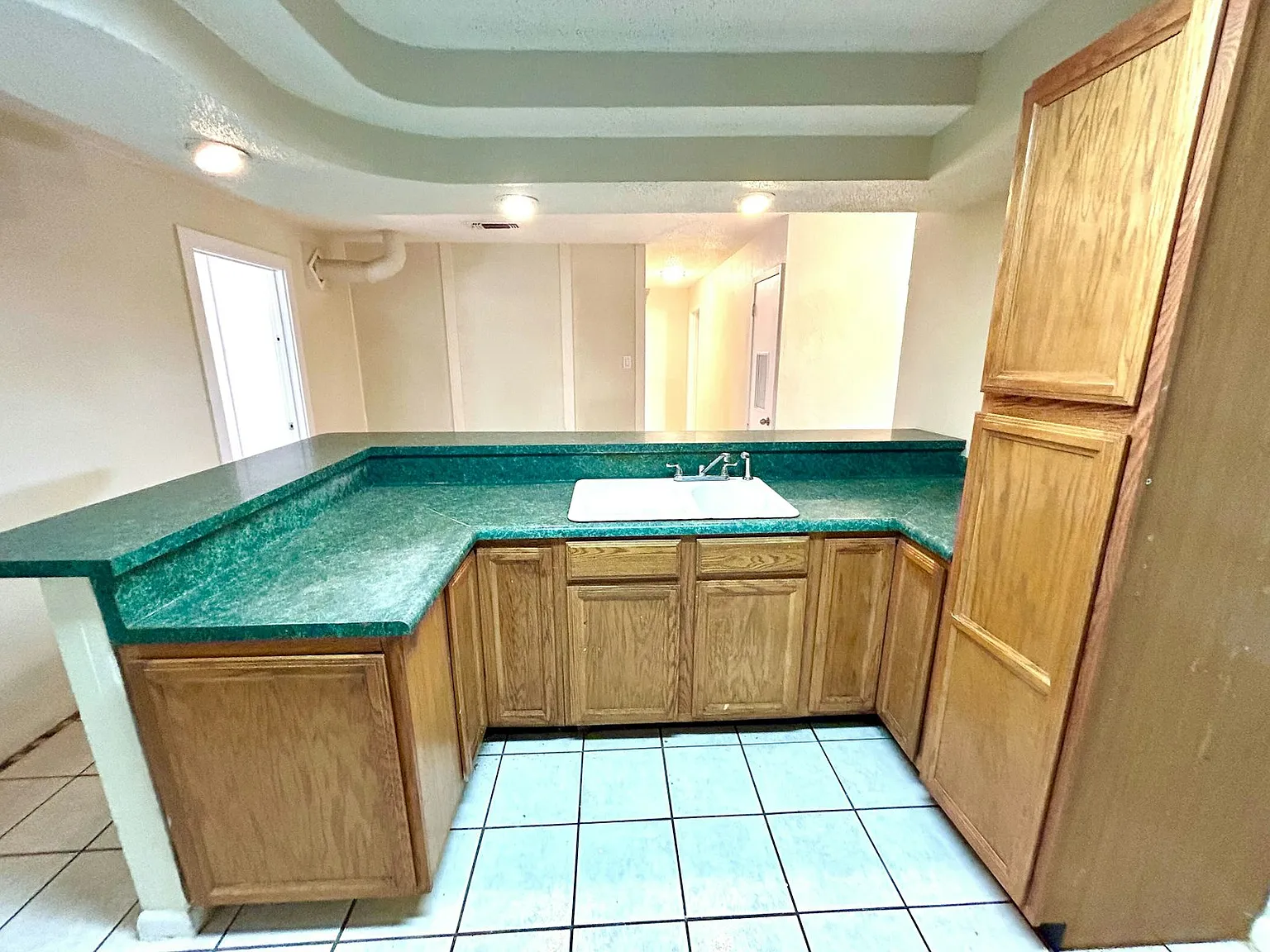 4631 Argonne Drive, Unit 3 — Photo 2