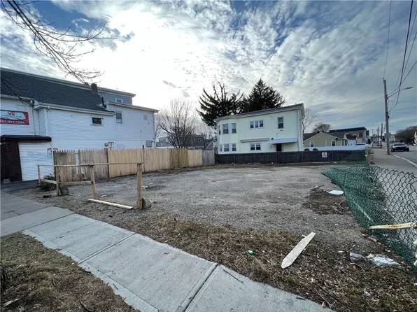 241 Pocasset Ave, Providence, RI 02909