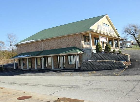 4th image of 113 Hilltop Village Center Dr