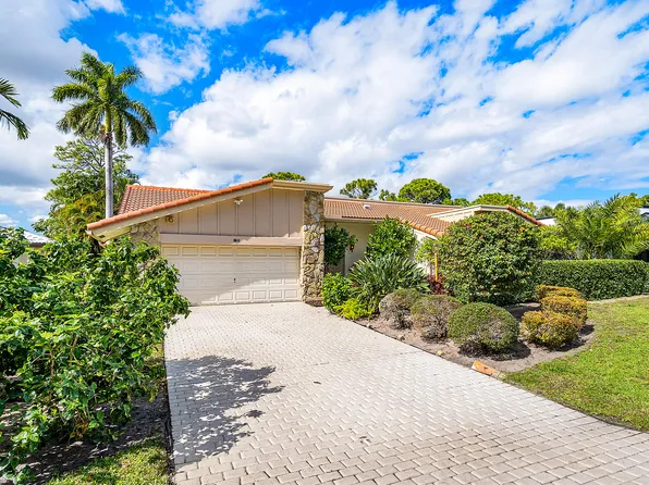 5104 Pineview Circle, Delray Beach, FL 33445