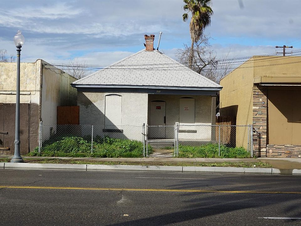 1st image of 471 E Belmont Ave