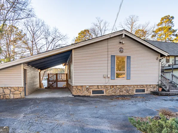 8704 Lake Dr, Snellville, GA 30039