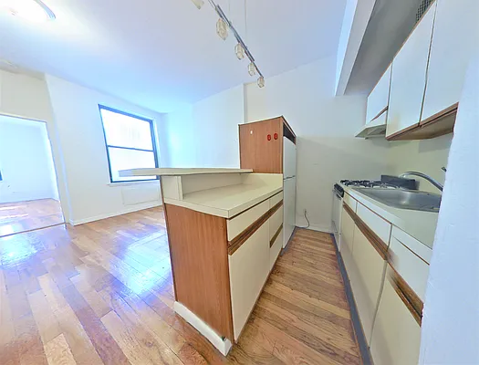 Rented by CitySites Real Estate Group | media 7