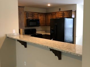 14820 Robinson St, Overland Park, KS 66223