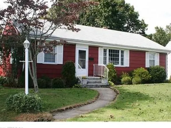 9 Pine St, Stratford, CT 06615