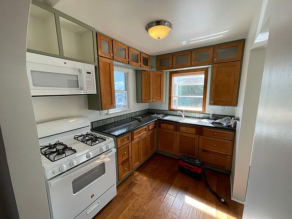 New appliances throughout