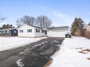 390 Summit Ave, Sun Prairie, WI 53590