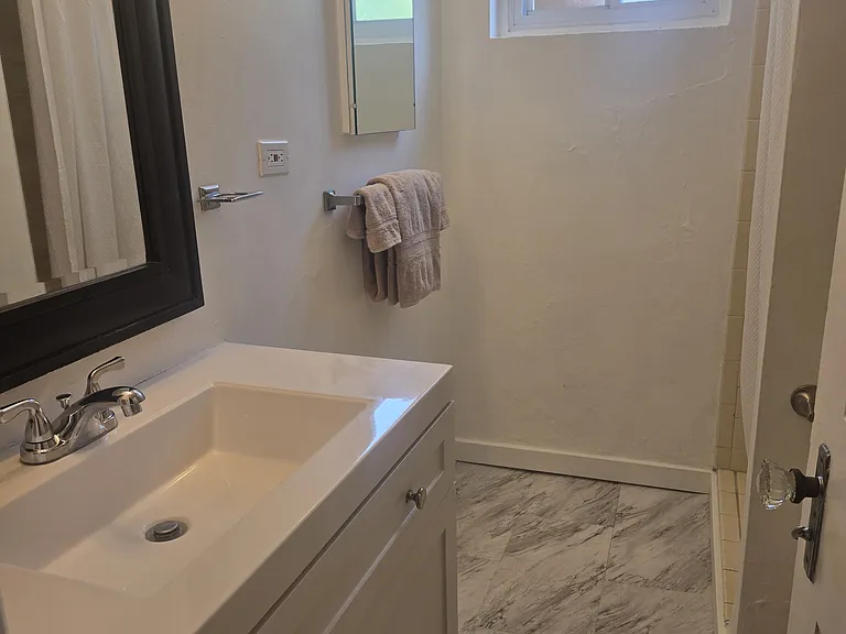 1630 Perry St #B — Photo 8