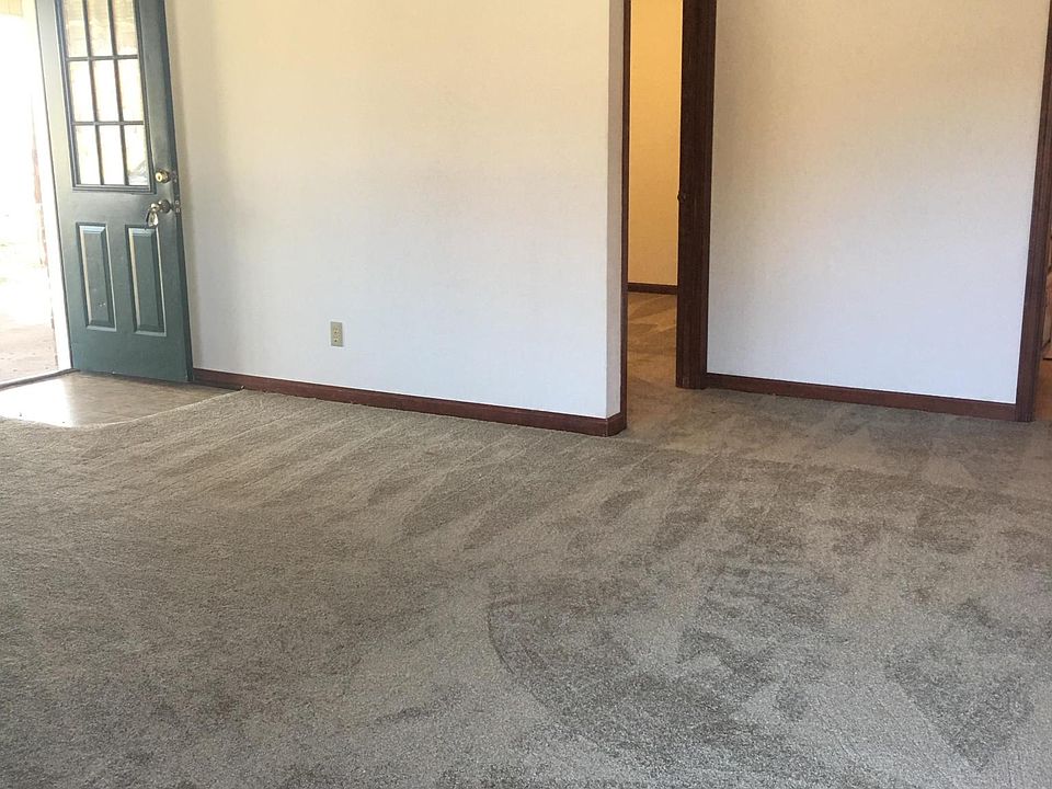 1st image of 505 Circle Pine Dr