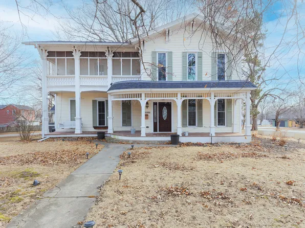 708 S College Ave, Aledo, IL 61231