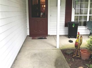 14 Kingston Dr, Ridge, NY 11961