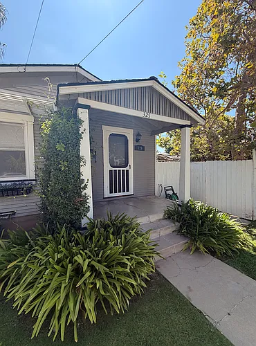 325 N Harwood St Photo 1
