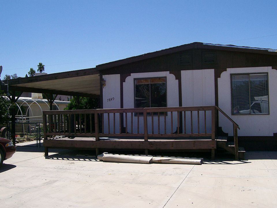 Front view w/ porch 