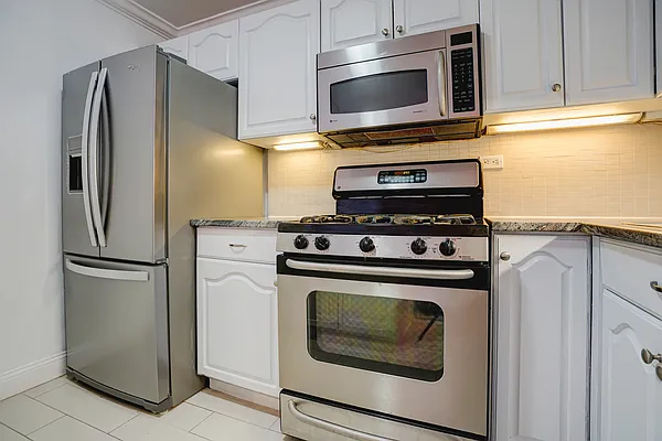 Rented by Realmart Realty LLC | media 17