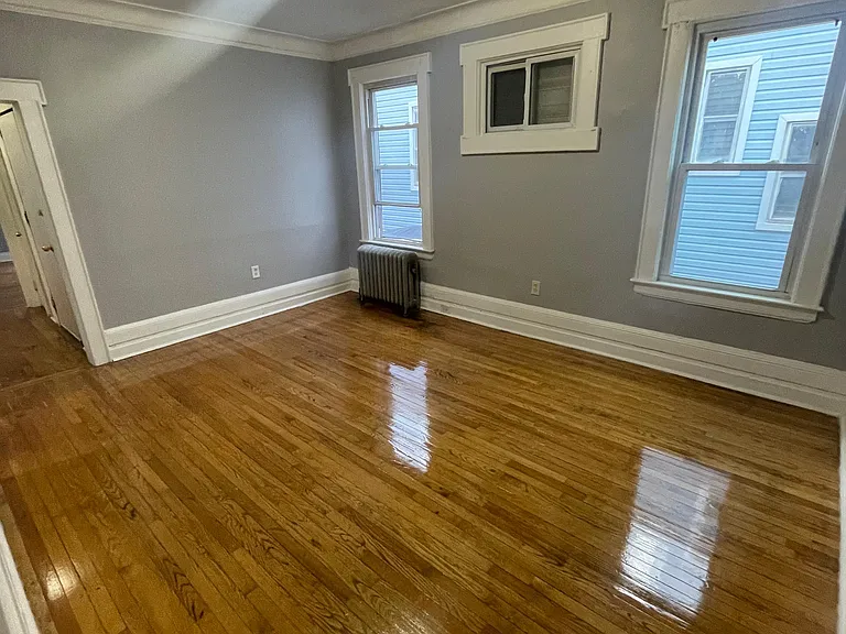 185 Leslie St #1A — Photo 3