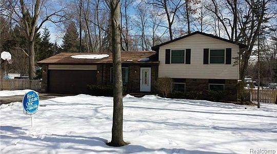 1st image of 3315 Sutcliff Ave