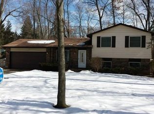 3315 Sutcliff Ave, West Bloomfield, MI 48324
