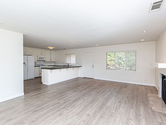2nd image of 1763 Alta Vista Dr #3B-2BA-1842SQFT