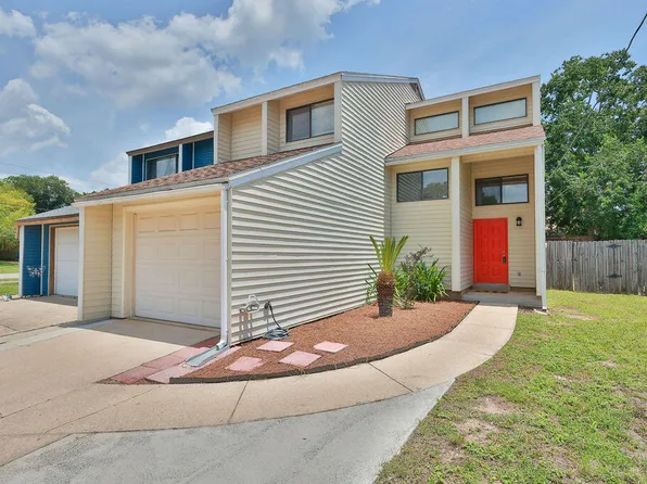 94 5th St, Shalimar, FL 32579