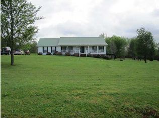 180 Hampton Hills Dr, Moundville, AL 35474