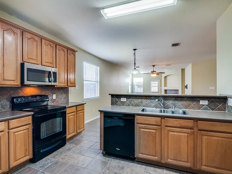4214 Carrington Dr — Photo 3