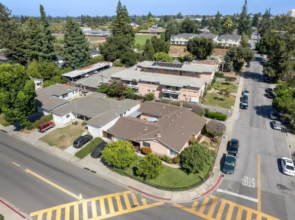 1198 Boranda Ave, Mountain View, CA 94040