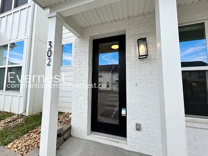 302 Jeffries Way — Photo 2