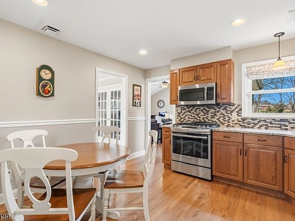 3rd image of 262 Cornwall Rd