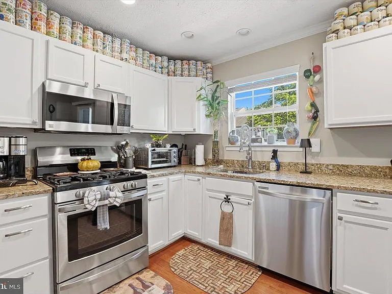 9944 Royal Commerce Pl — Photo 11