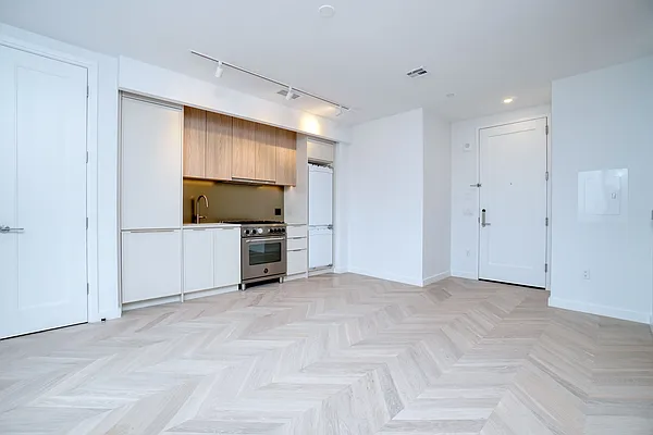 Rented by Serene Powers Real Estate LLC | media 12