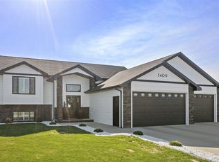 3409 20th St SE, Minot, ND 58701
