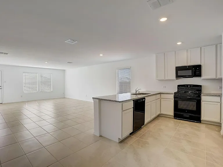 2832 Ozark Cir — Photo 5