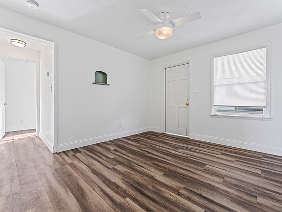 5th image of 2333 15th Ave N