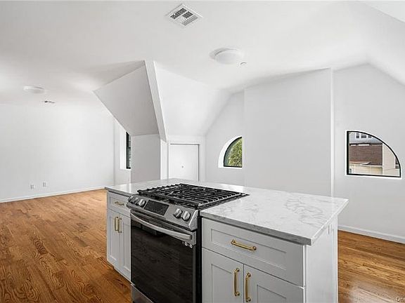 3rd image of 325 Highland Ave APT 403