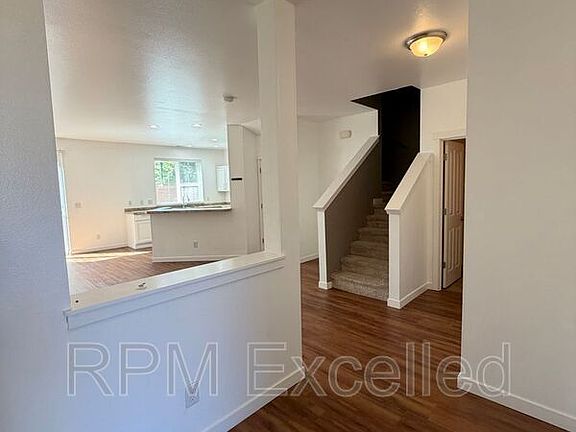 4th image of 1462 51st Pl NE