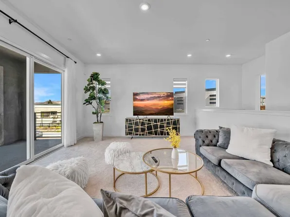 136 Sentosa, Irvine, CA 92618