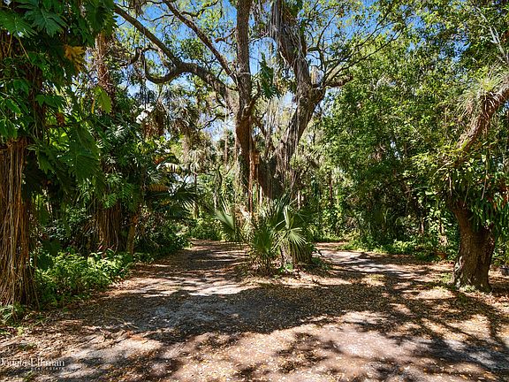 2nd image of 1401 SW 14th Ct