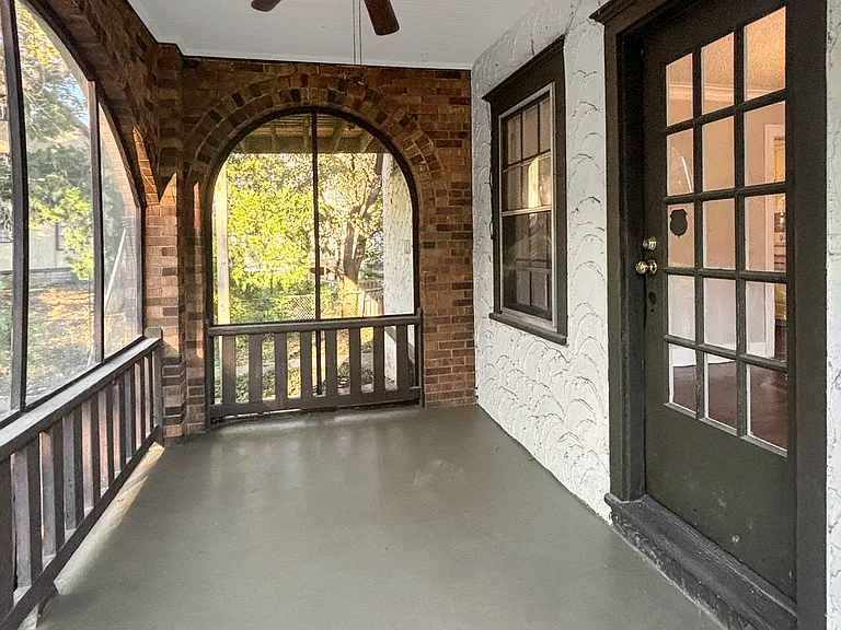 400 E Meyer Blvd #400 — Photo 17