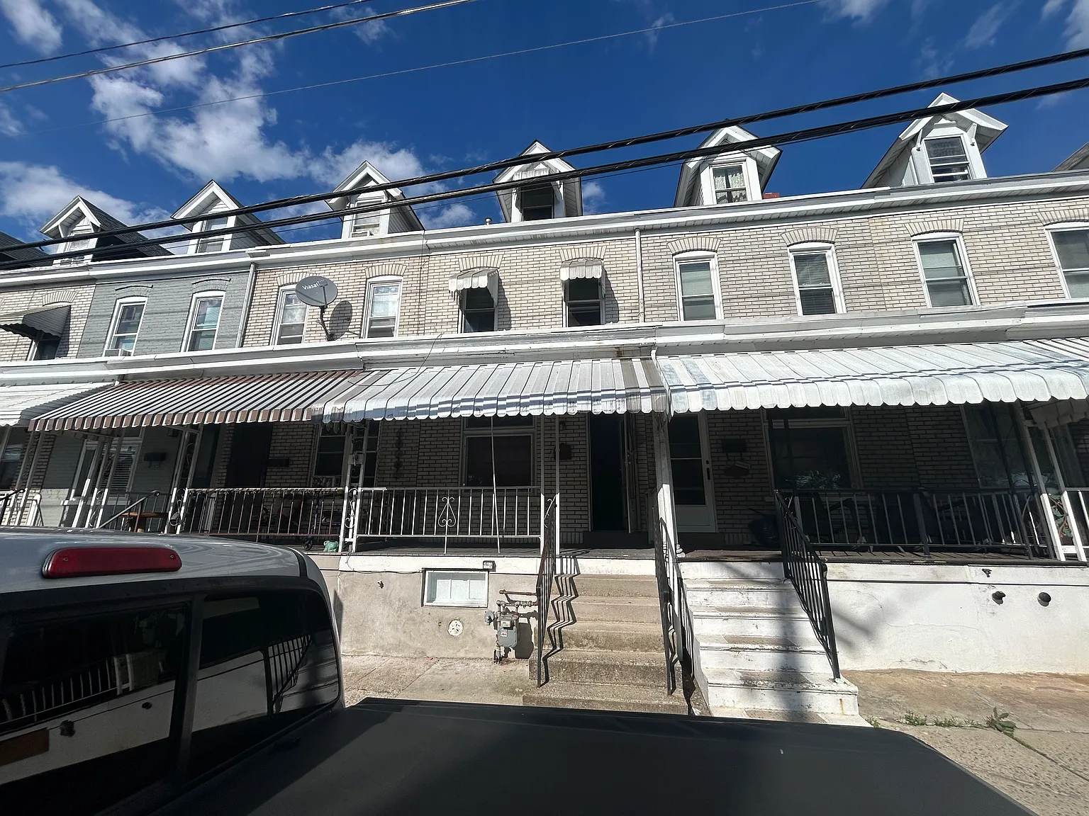 3 bed, 1200 sqft, $2,000 — Photo 3