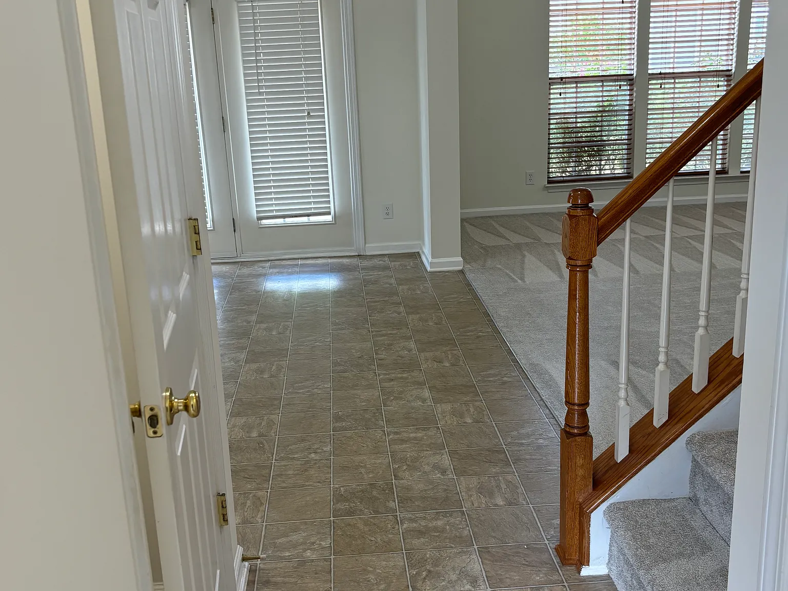 3 bed, 2.5 bath, 1806 sqft, $2,100 — Photo 4