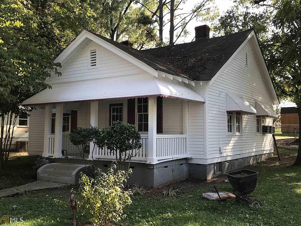 1st image of 479 Clearwater St