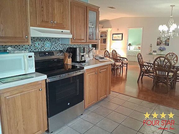 3rd image of 5 Tobias Ln