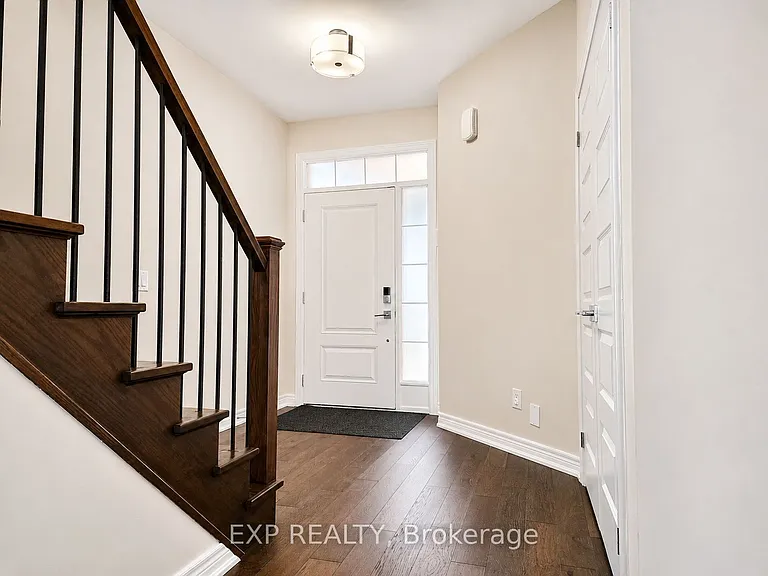 137 Susan Dr — Photo 3